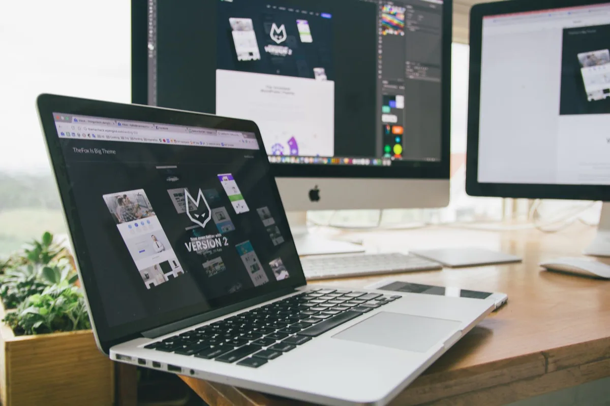 Theme có sẵn và web thiết kế riêng: Bài toán chi phí ẩn phía sau